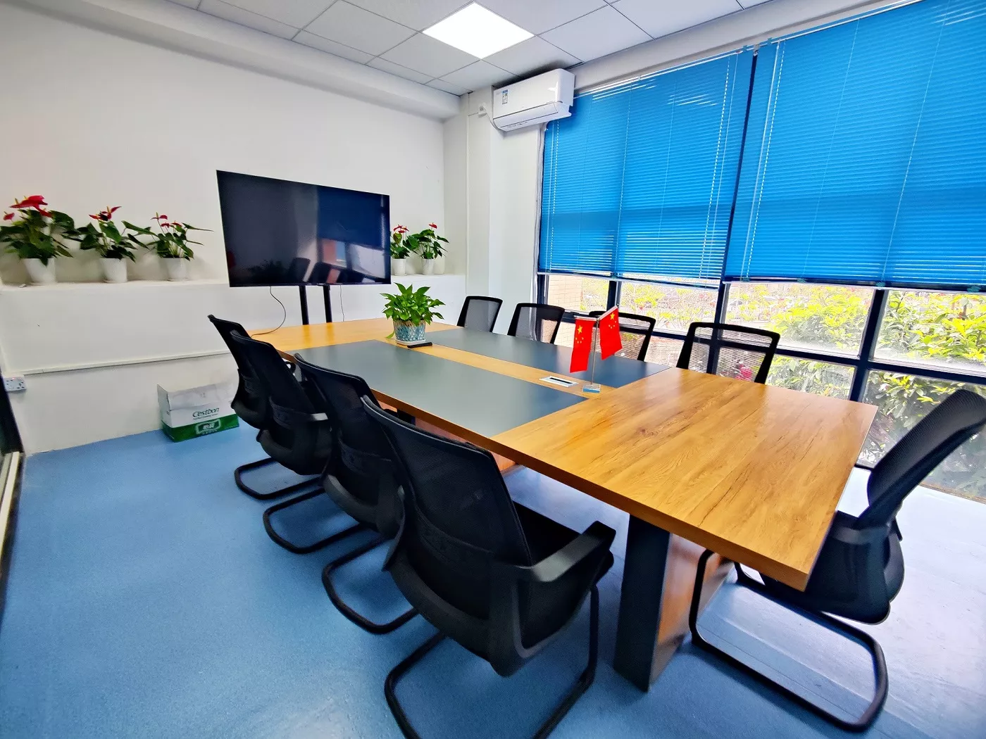MEETING ROOM